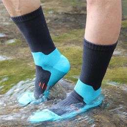 Sports Socks 1 Pair Waterproof Breathable Winter Skiing Sock MidTube Hiking Foot Protection Wading Riding 230814