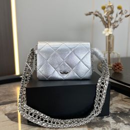 Designer Womenss Mini Shoulder Bag Leather Clamshell Diamond Cheque Silver Hardware Metal Clasp Matelasse Wide Chain Luxury Handbag Crossbody Bag Makeup Sacoche 18