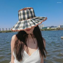 Berets Summer Foldable Pleated Women Sun Hats Casual Top Sunscreen Lorna Style Straw Hat Outdoor Beach Shade Straps Adult Lady Caps