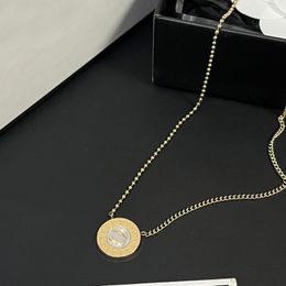 Luxury Designer Necklace Couple Mens Womens Pendant Necklaces Fashion Brand Stainless Steel Hanging Drop Mans Valentines Day Gifts Women Jewellery Accessories