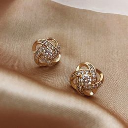 Stud Fashion Hollow Metal Flowers Temperament Stud Earrings Sweet Lovely Joker Small Women Earrings Jewelry 230814