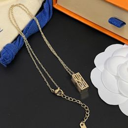 Design Love Pendant Necklace for Women 18K Gold Plated Designer Brand Jewelry 2023 Summer New Girl Gift Necklace Christmas Luxury Necklace Stainless Steel Jewelry