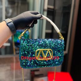 Lüks marka tasarımcısı zincir omuz çantaları moda v mektup çanta cüzdanı vintage bayanlar düz renkli el çantası tasarımcısı omuz çantası crossbody çanta dhl