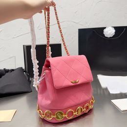 Designer Womens Backpack Clamshell Gold Hardware Metallic Clasp Luxury Handbag Matelasse Chain Shoulder Bag Enamel Badge Sweet Princess Bags Sacoche 18x15cm