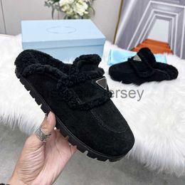 Slippers Designer Woman Slippers Fashion Luxury Warm Memory Foam Suede Plush Shearling Lined Slip on Indoor Outdoor House Women Sandals J230815