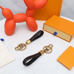 2021 Fashion brand Dog Keychain classic chic Keyring Women men luxury Car pendant unisex Handmade Leather designer Key Chain Trink2388