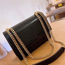 Designer shoulder bag chain bag retro atmosphere female underarm bag luxury leather gold and silver chain handbag network red recommended