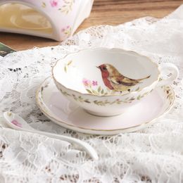 Mugs European Style Flower Design Coffee Set 150ml Tea Phnom Penh Ceramic Cup and Saucer for Time Bone China 230815