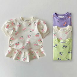 Set di abbigliamento Set di vestiti per ragazza di moda Felpa estiva a maniche corte Top Gonna 2 pezzi per 1-5 anni Set di vestiti per ragazza per bambini Abiti per bambini