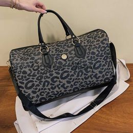 Duffel Bags Luxury Women's Travel Bag Fashion Large Capacity Designer Overnight Bag Duffel Casual PU Luggage Handbags High Quality 2023 J230815