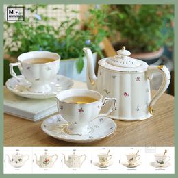 Mugs Europe Tea Cup And Saucers Set Ceramic Mug Coffee With Dessert Plate Spoon Insect Drinkware Teapot Espresso Cups 230815