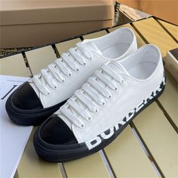 Designer Womens Plaid Leather Sneakers Casual Shoes Retro Low Top Flat Black and White Classic Trainer Canvas Shoes
