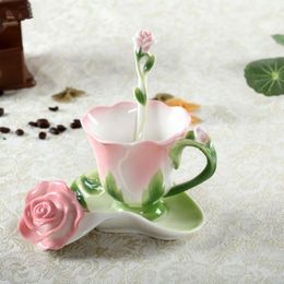 Mugs 3D Rose Enamel Coffee Cup Set With Spoon Saucer Ceramic Tea Milk European Bone China Water Bottle Marriage Christmas Gift 230815