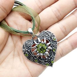 Pendant Necklaces Heart Shape Vintage Carved Edelweiss Necklace Women Multicolor Rhinestone Ribbon Rope Oktoberfest Jewelry