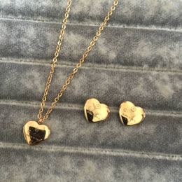 Top Quality Women Designer Necklace Earrings G Letter Heart Love Pendant Titanium Steel Brand Sets W D67
