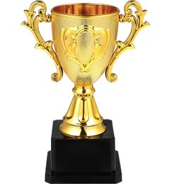 Decorative Objects Trophies Award Trophy Gold Plastic Winner Cups Mini Golden Cup Kids Awards Gift Children Reward Toy Basketball League 230815