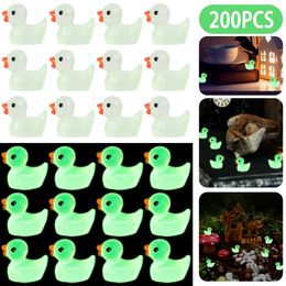 Decorative Objects Figurines 200Pcs Mini Luminous Ducks Resin Tiny Glowing Animal Figures Glow in the Dark Cute Garden Decor Float Duck Baby Bath Toys 230816