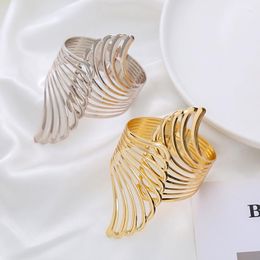 Bangle Punk Exaggerated Metal Angel Wing Wrapped Bracelet Luxury Fashion Golden Feather Cuff Wristband For Women Men Statement Jewellery