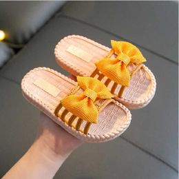 Slipper New Summer Girls Sandals Slides Kids Beach Sandals Pleated Ruffles Princess Kids Slippers for Bath Swimming Indoor Outdoor