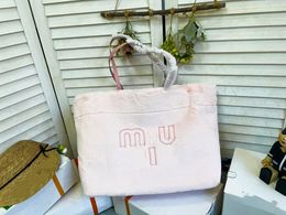 Miui High Quality A/W Luxury Designer Fury Tote Bag Handbag Rabbit Fleece Shoulder Bag Shoulder Bag Large Capacity Shopping Bag Backpack 573856