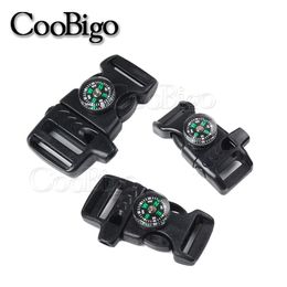 Outdoor Gadgets 50pcs Emergency Survival with Compass Whistle Buckle for Camp Paracord Bracelet Backpack Strap Bag Accessories 230815