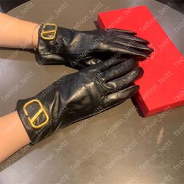 Winter Men Leather Gloves Designer Cashmere Glove Ladies Luxury Brand Wool Cashmere Warm Glove Hardware Womens Mitten with Box