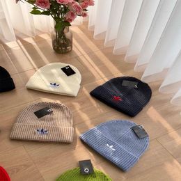 Men's Autumn and Winter Sports Style Designer beanie Hat Women's Vacation Travel hat Candy Color Letter Embroidery beanie