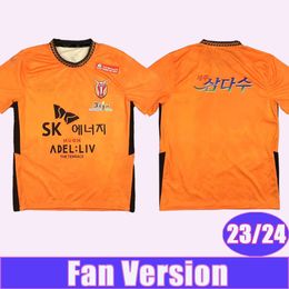 23 24 Maglia da calcio da uomo Jeju United Choi Young-jun Koo Ja-cheol Kim Geon-ung Chung Woon Seo Jin-su Jonathan Ring Maglia da calcio per la casa