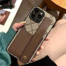Luxury Leather Designer Cell Phone Case Fashion Wrist Strap Phones Cases for IPhone 14 11 12 13 Pro Max 7p/8p X Xr Xs Shockproof Cover