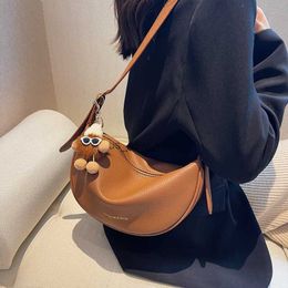 Hobo High-quality handbag 2023 new Korean Joker shoulder bag Crossbody bag minority retro jiaozi HKD230817