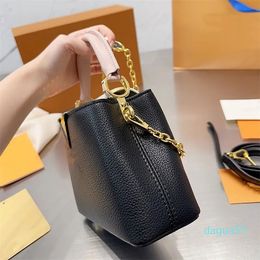 Chian Tote Bag Women Handbags Purse Leather Fashion Letters Golden Hardware Bottom Flap Crossbody Shoulder Bags 20cm