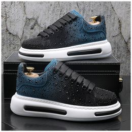 Scarpe bianche di strass piena per il tempo libero e di alto colore impermeabile anti-odor Lace-up sneaker con indicatori dura uomini Scarpe casual