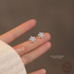 Stud French Light Luxury Zircon Snowflake Earrings for Women Student 925 Sterling Silver Christmas Party Jewellery 230816