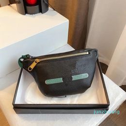 Tasarımcılar Kadın Bel Çantaları Moda Erkekler Sling Çanta Çapraz Vücut Bumbag El çantası Messenger İki Renk 2 Boyut Kemer Çantaları