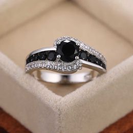 Band Rings Huitan Special-interest Black Stone Women Wedding Ring Dazzling Crystal Zircon Delicate Gift Top Quality Female Classic Jewelry J230817