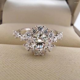 Cluster Rings Luomansi Super Flash Moissanite Ring 1 GRA Certificate S925 Silver Jewellery Women Wedding Party Gift