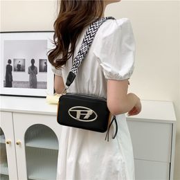 Fashionable Small Capacity Women's Bag Minimalist Casual Women's Shoulder Bag Trendy Crossbody Bag