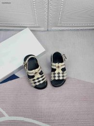 2024 kids sandals Girl Slippers Gradient Chequered pattern Child Casual shoes Box Packaging Children's Size 26-35 June25 Best quality