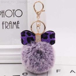 Keychains 2022 Winter Style Leopard Print Bow Plush Keychain Creative Gift Simulation Fur Ball Bag Pendant for Female L230817