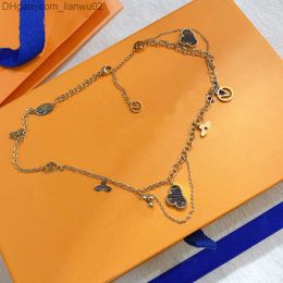 Pendant Necklaces Womens Design Necklace Faux Leather 18K Gold Plated Stainless Steel Necklaces Choker Chain Letter Pendant Europe Jewellery Z230817