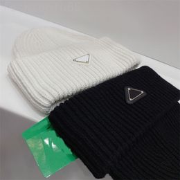 New fashion men designer beanie ladies luxury hats full triangle black red thick knit gorra skull cap winter autumn travel free size stretchable pj019