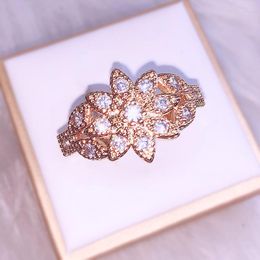 Cluster Rings Fashion Gold Diamond Snowflake Ring Exquisite Flower Elegant Personality Women's Accessories Factory Wholesale