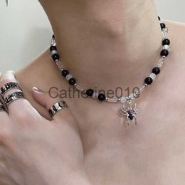 Pendant Necklaces Chinese Style Spider Pendant Necklaces for Women Fashion Splice StrBeaded Clavicle Chain Personality Cool Girl Jewellery Gift J230817