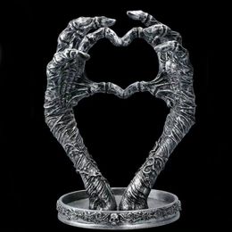 Decorative Objects Figurines Hand Gesture Desk Statues Love Ornaments Gothic Mummy Heart Jewellery Tray Holder Resin Craft Ornament Home Decor 230817