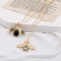 Pendant Necklaces 6 Pcs/lot Wholesale Fashion Jewelry Items Metal Pearl Bee Long Chain Necklace
