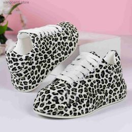 Dress Shoes Women's Leopard Print Sneakers Autumn Fashion Platform Outdoor Sneakers Trend Graffiti Shoes Comfortable Lace-up Flat Sneakers T230818