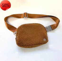 Shoulder Bags wholesale lulu everywhere Teddy bear chest belt Bag yoga sport 2023 lulus womens Luxury Designer fanny pack portable water proof Waist bum bags 615ess