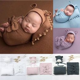 Blankets Swaddling born Pography Suit Baby Wraps Towel Po Background Cloth Hat Pillow Props Kids Pography Props Clothing 230817