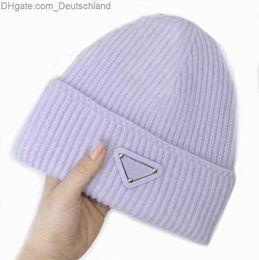 Beanie/Skull Caps Womens designers beanies hat thermal fluffy female leather stickers knitted bonnets enamel metal triangle sign spring keep mens Z230819