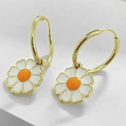 Dangle Earrings Huitan White Daisy Charm For Women Gold Colour Fancy Enamel Flower Anniversary Girl Gift Fashion Jewellery